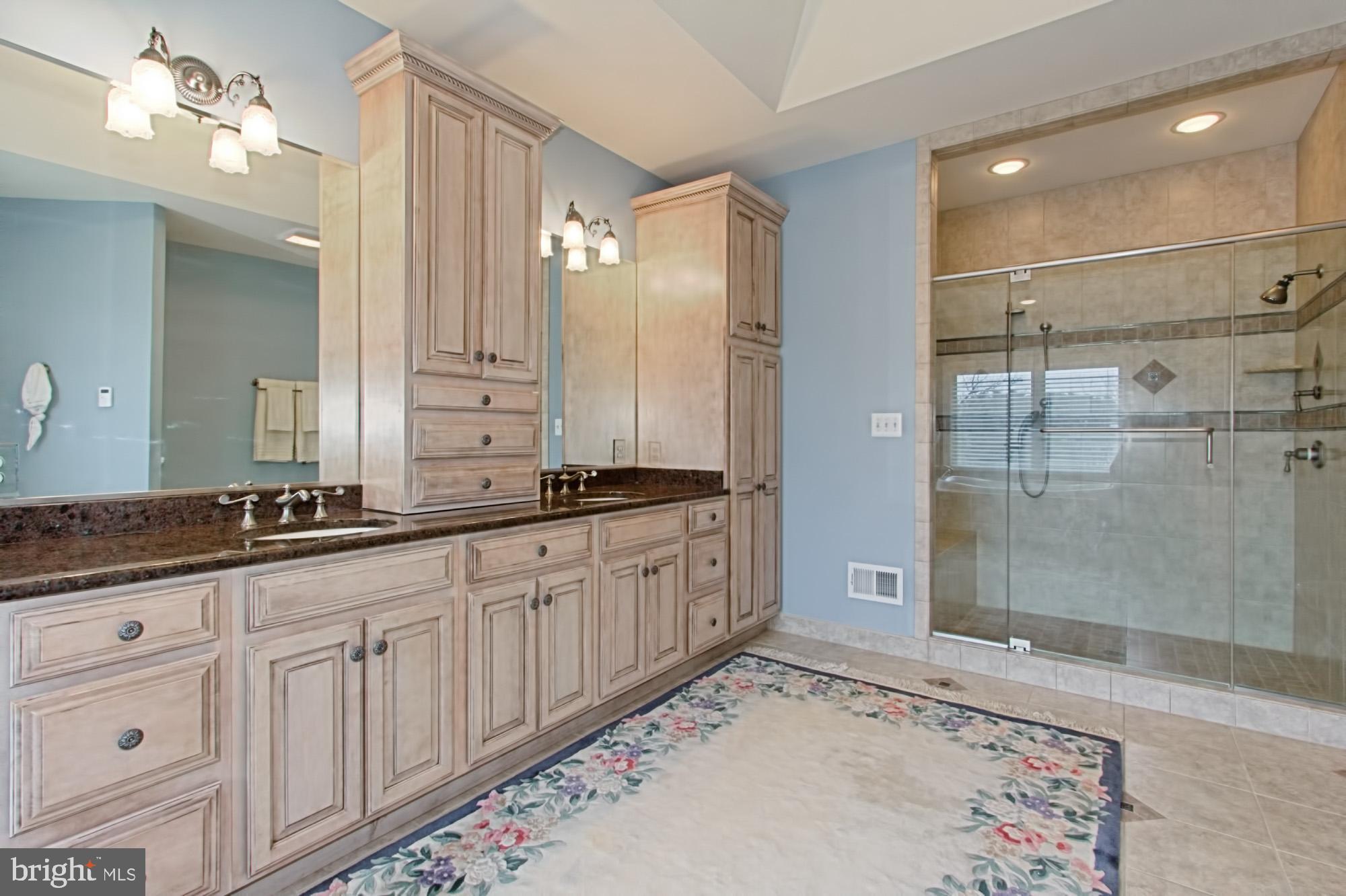 LAUREL GLEN - Residential