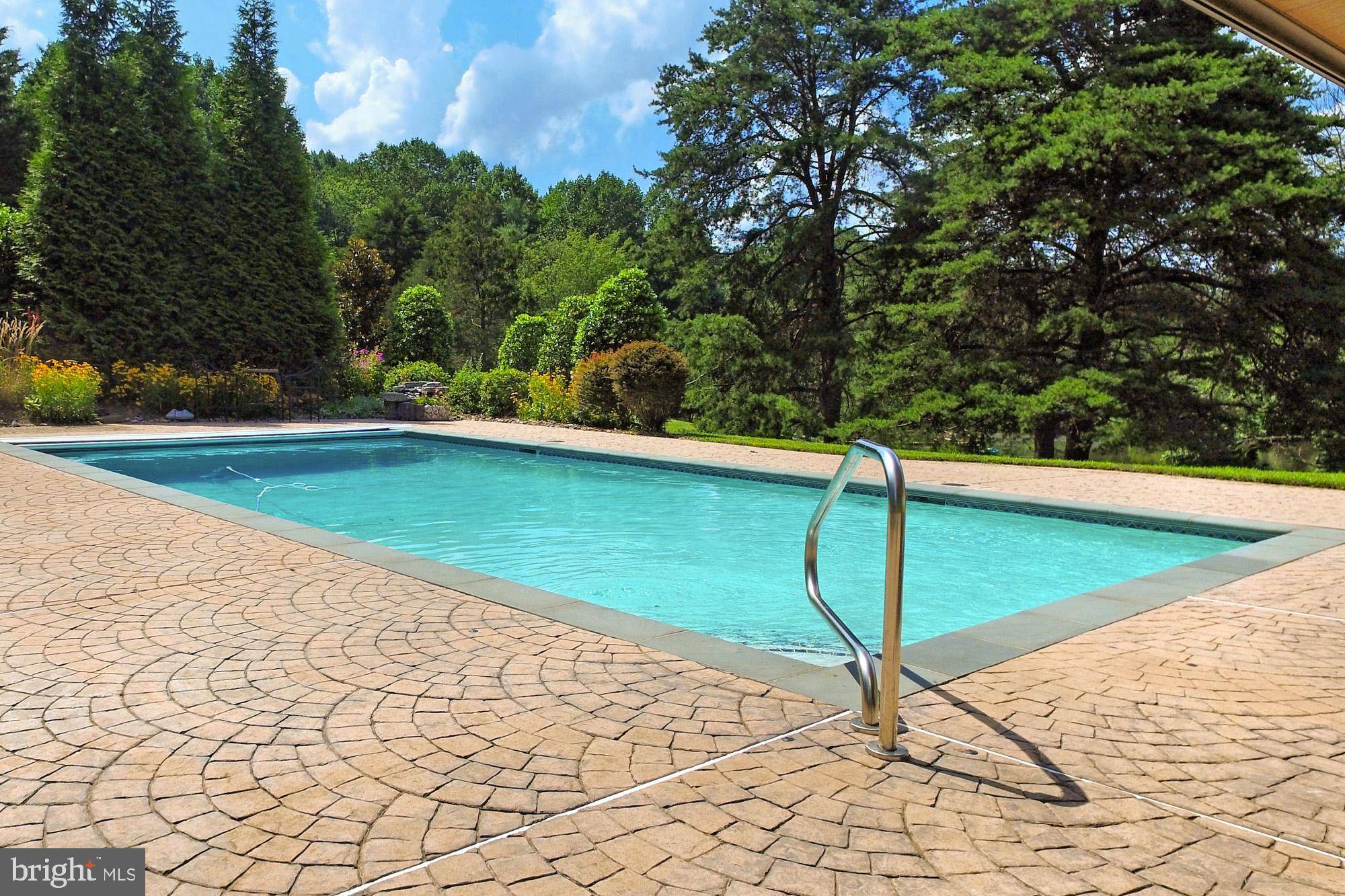 LAUREL GLEN - Residential