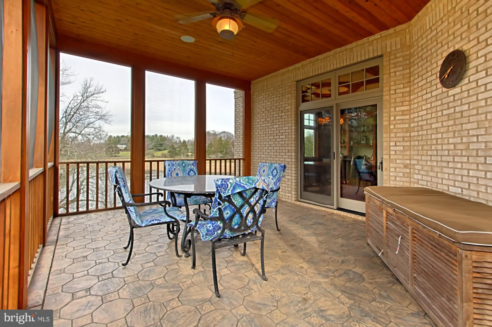 LAUREL GLEN - Residential