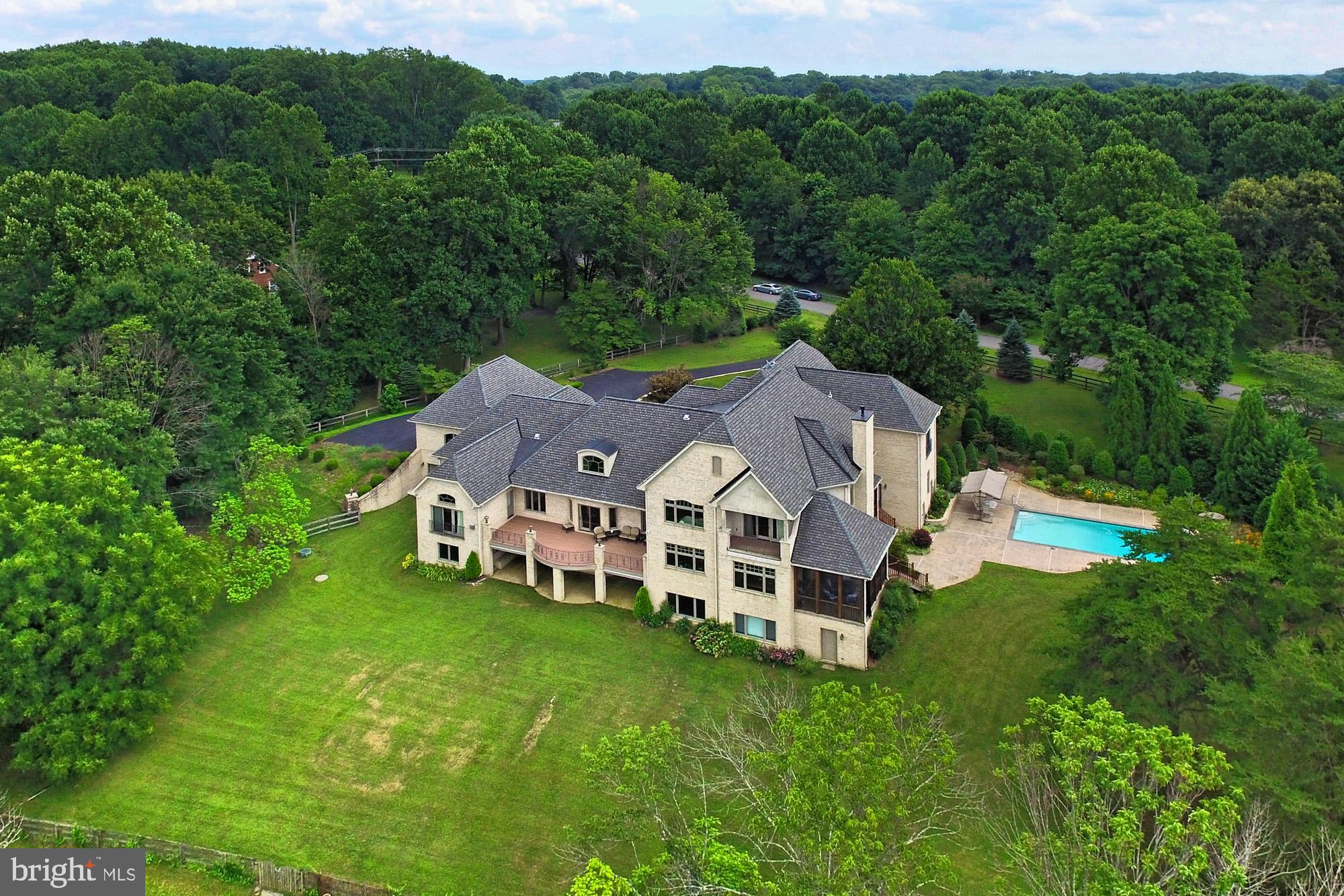 LAUREL GLEN - Residential