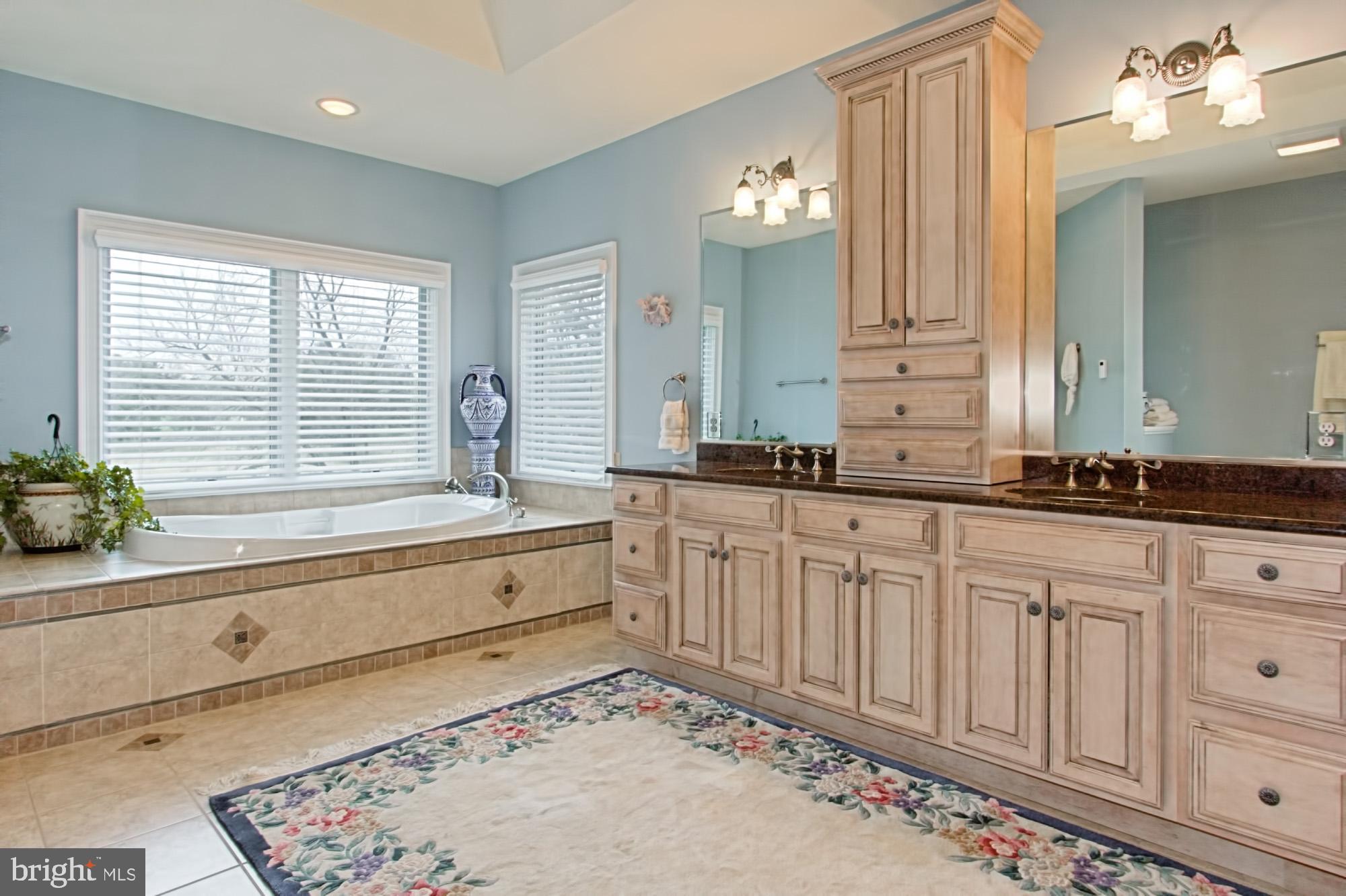 LAUREL GLEN - Residential