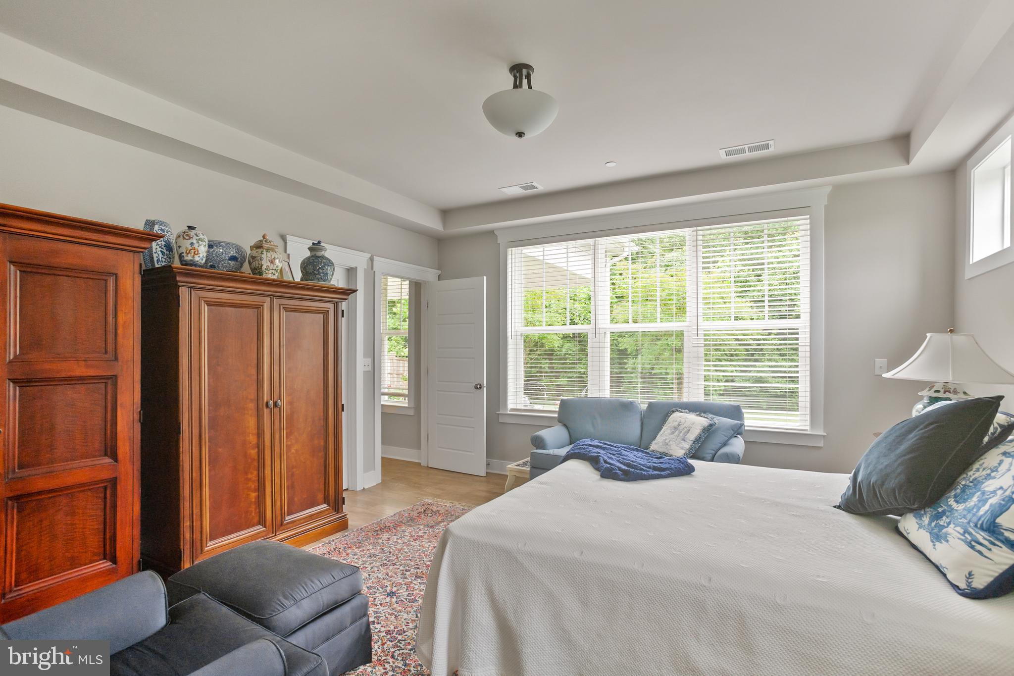 EASTON VILLAGE - Residential