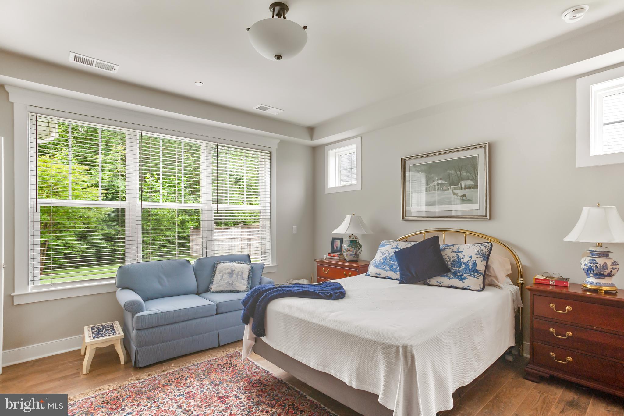 EASTON VILLAGE - Residential