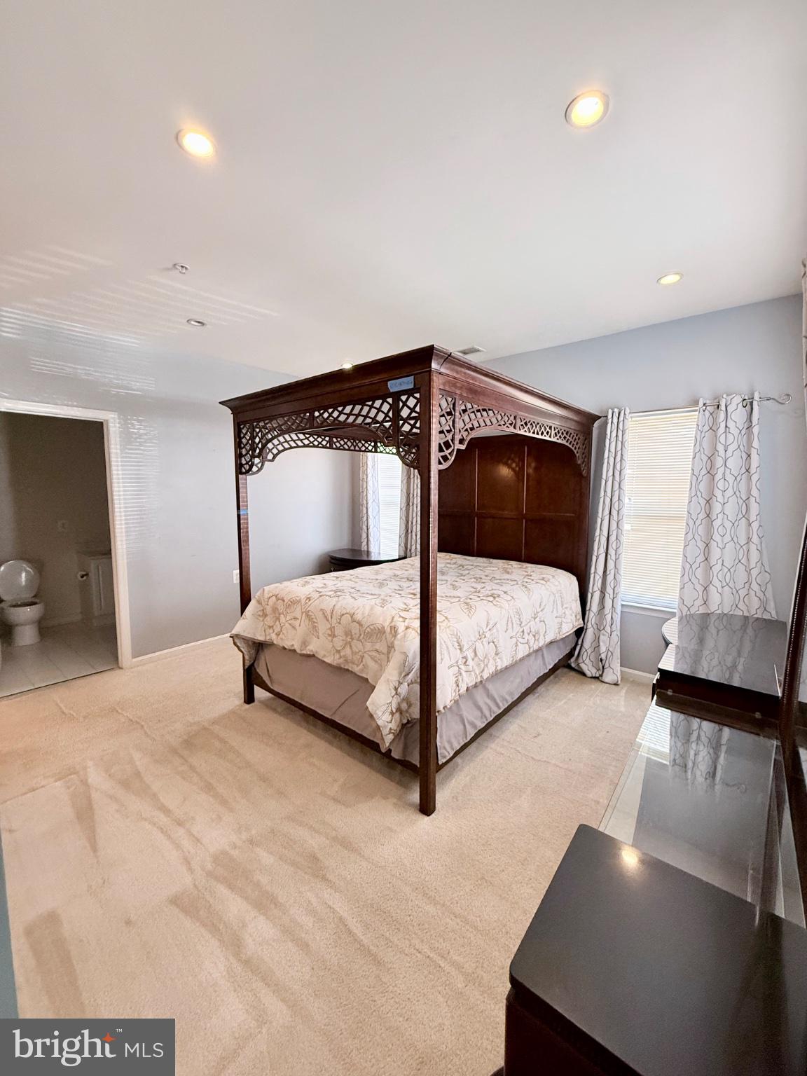 WINDSOR CROSSING - Residential