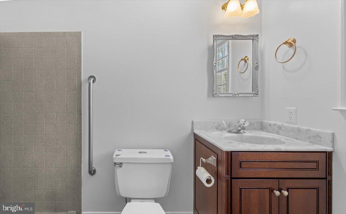 HOLLY KNOLL - Residential