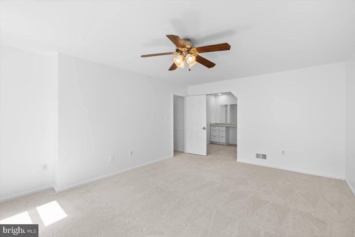 HOLLY KNOLL - Residential