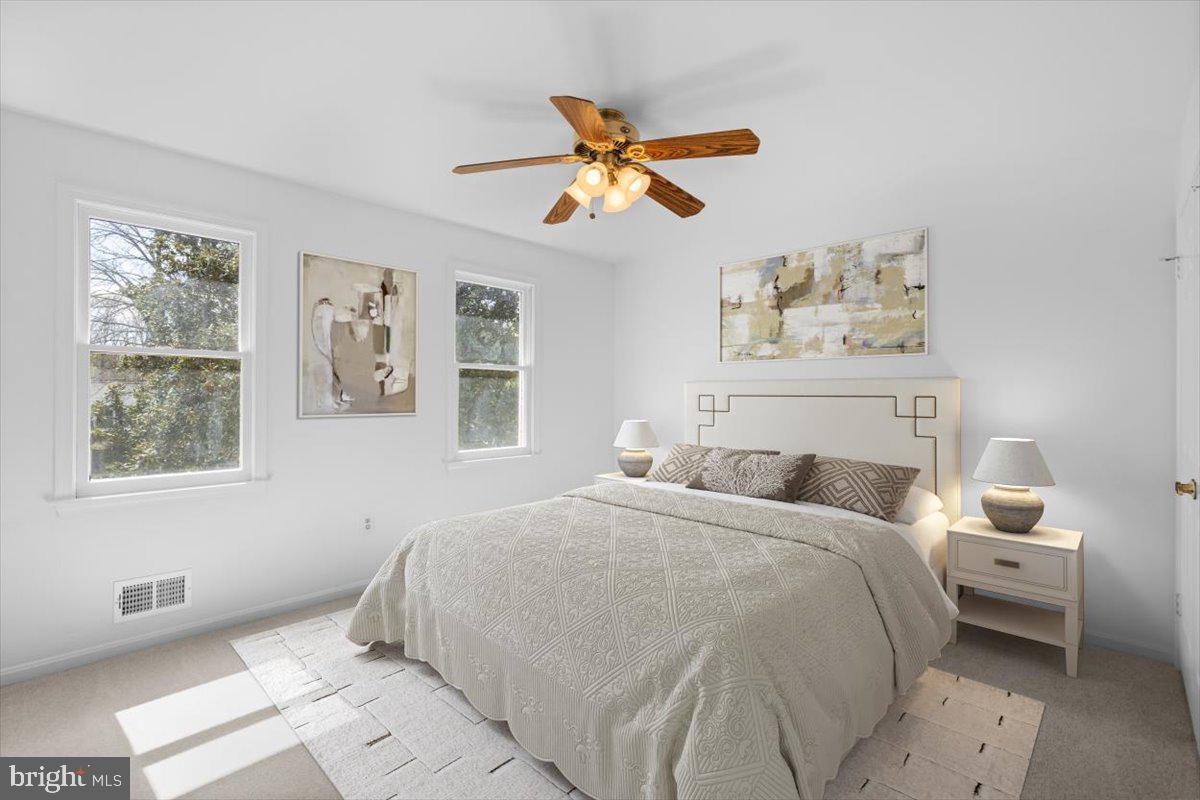 HOLLY KNOLL - Residential