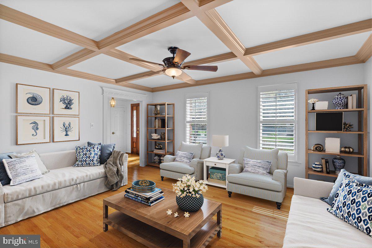 905 HOLLY CREEK DRIVE