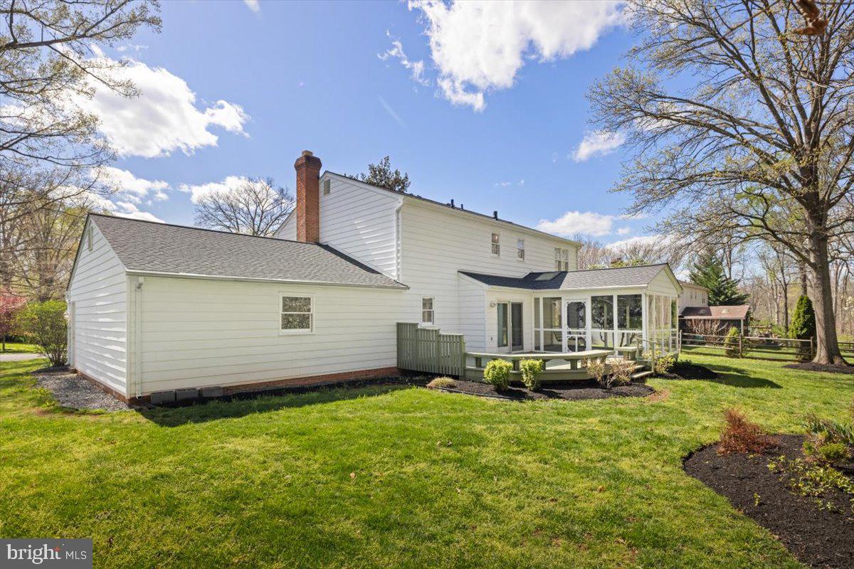 HOLLY KNOLL - Residential