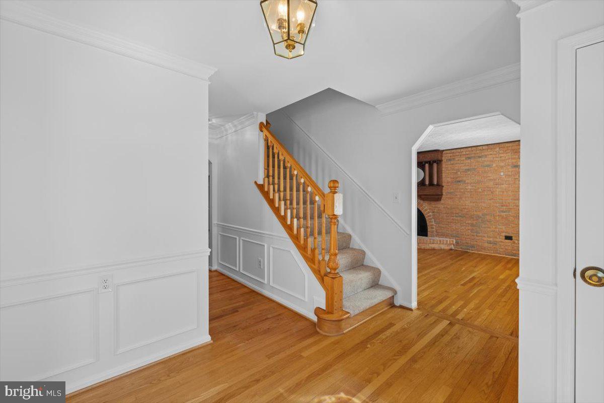 HOLLY KNOLL - Residential