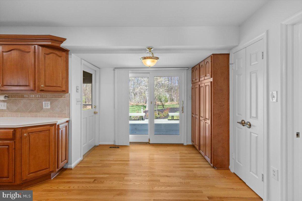 HOLLY KNOLL - Residential