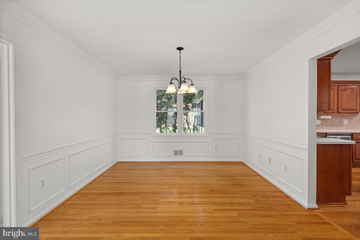 HOLLY KNOLL - Residential