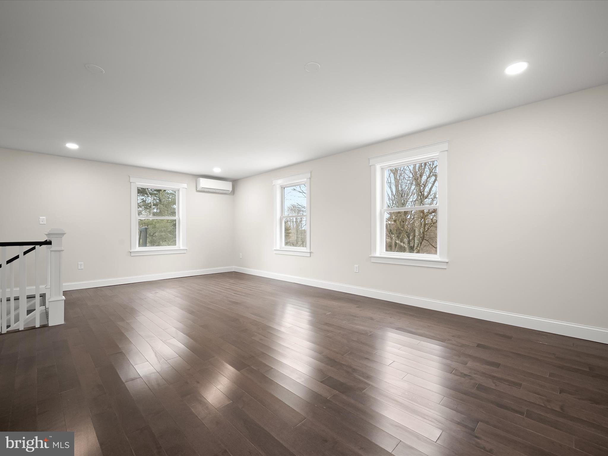 BEAVERBROOK - Residential