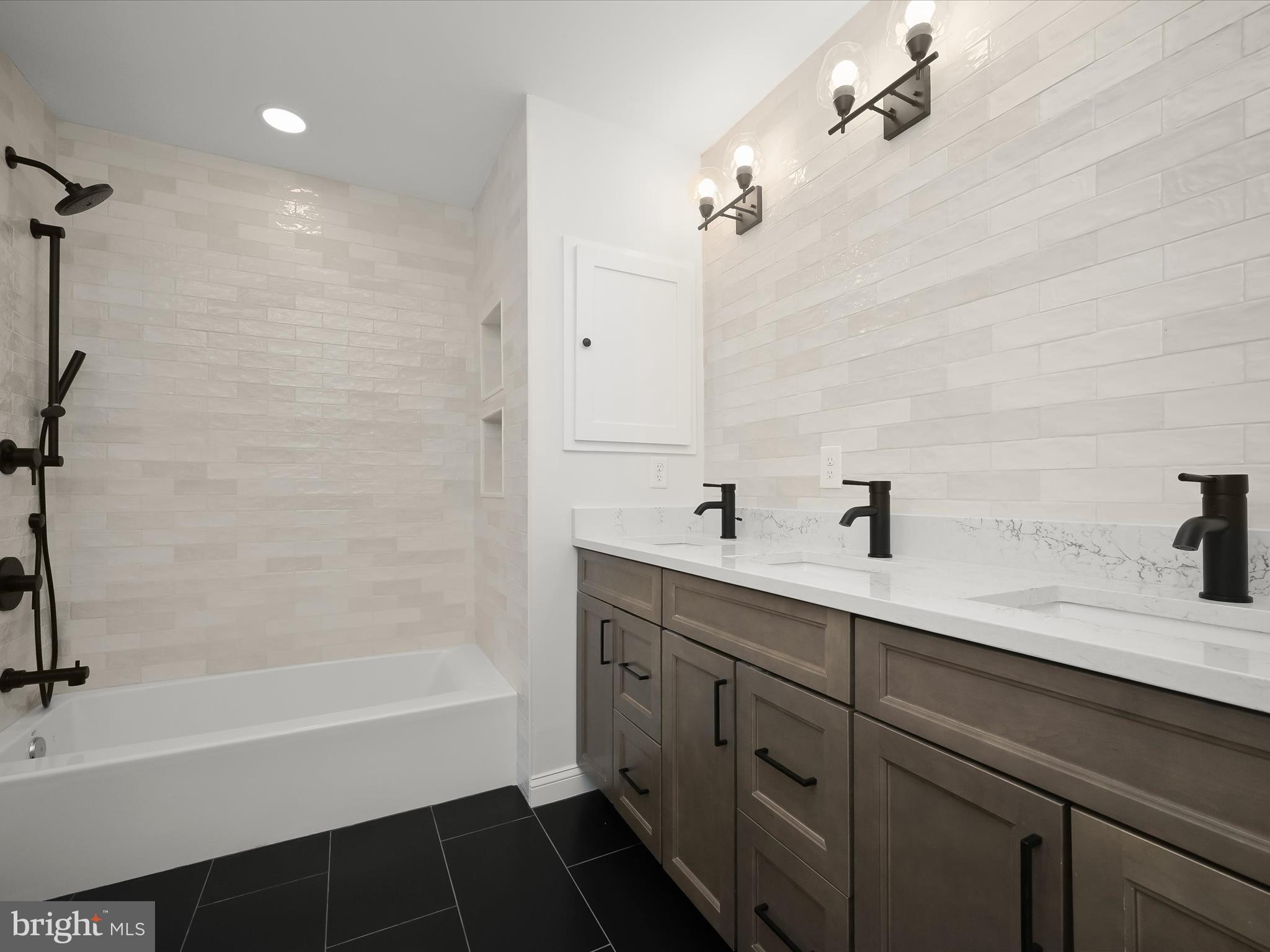 BEAVERBROOK - Residential