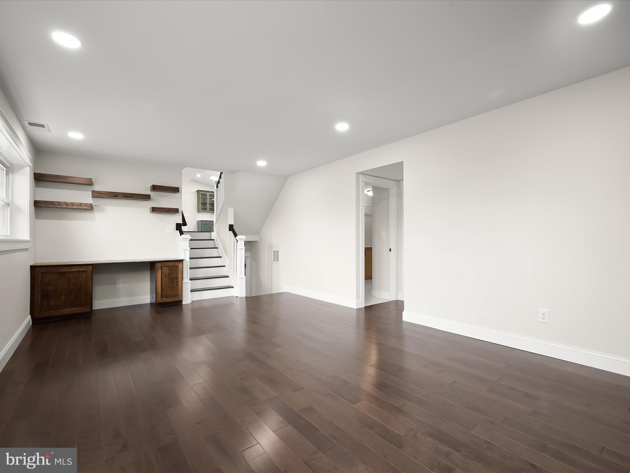 BEAVERBROOK - Residential