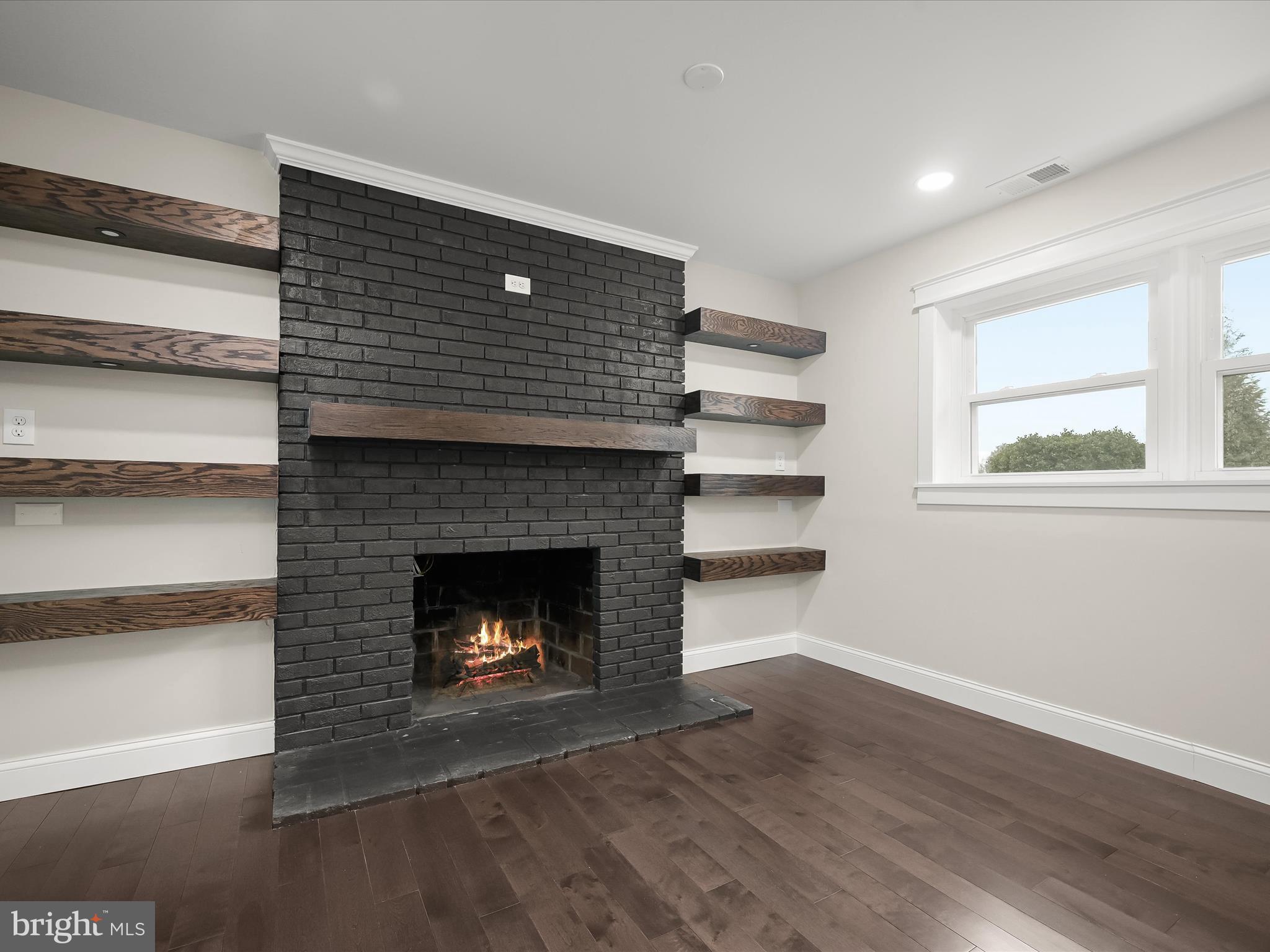 BEAVERBROOK - Residential