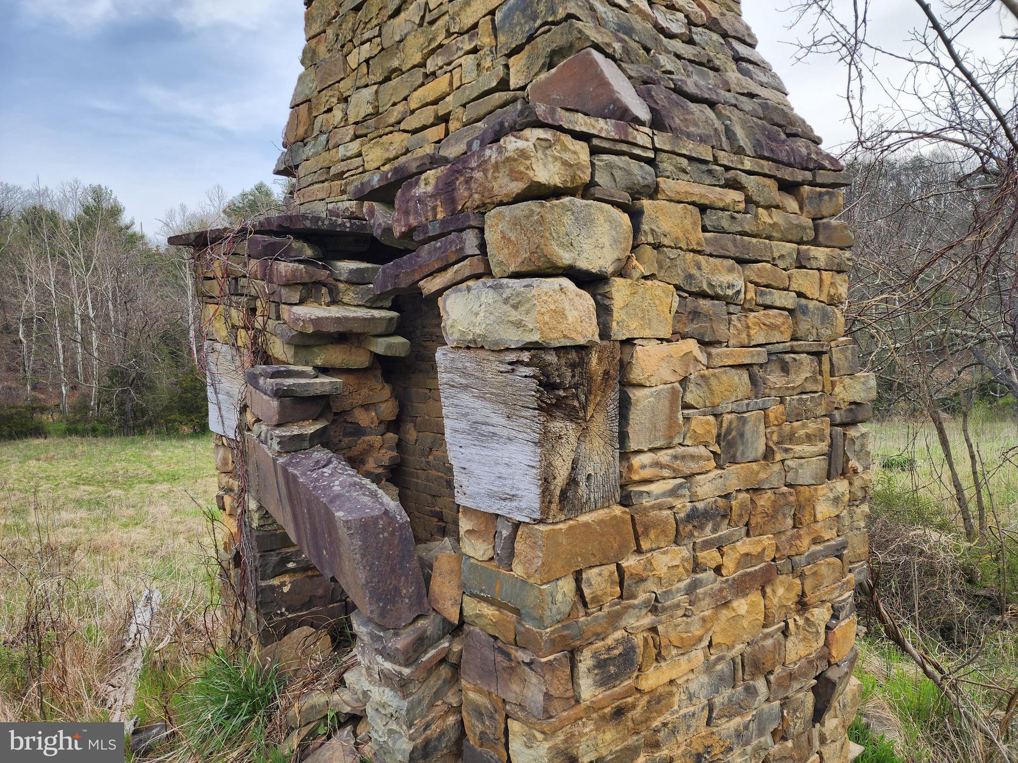 QUIVEY'S GROVE - Land