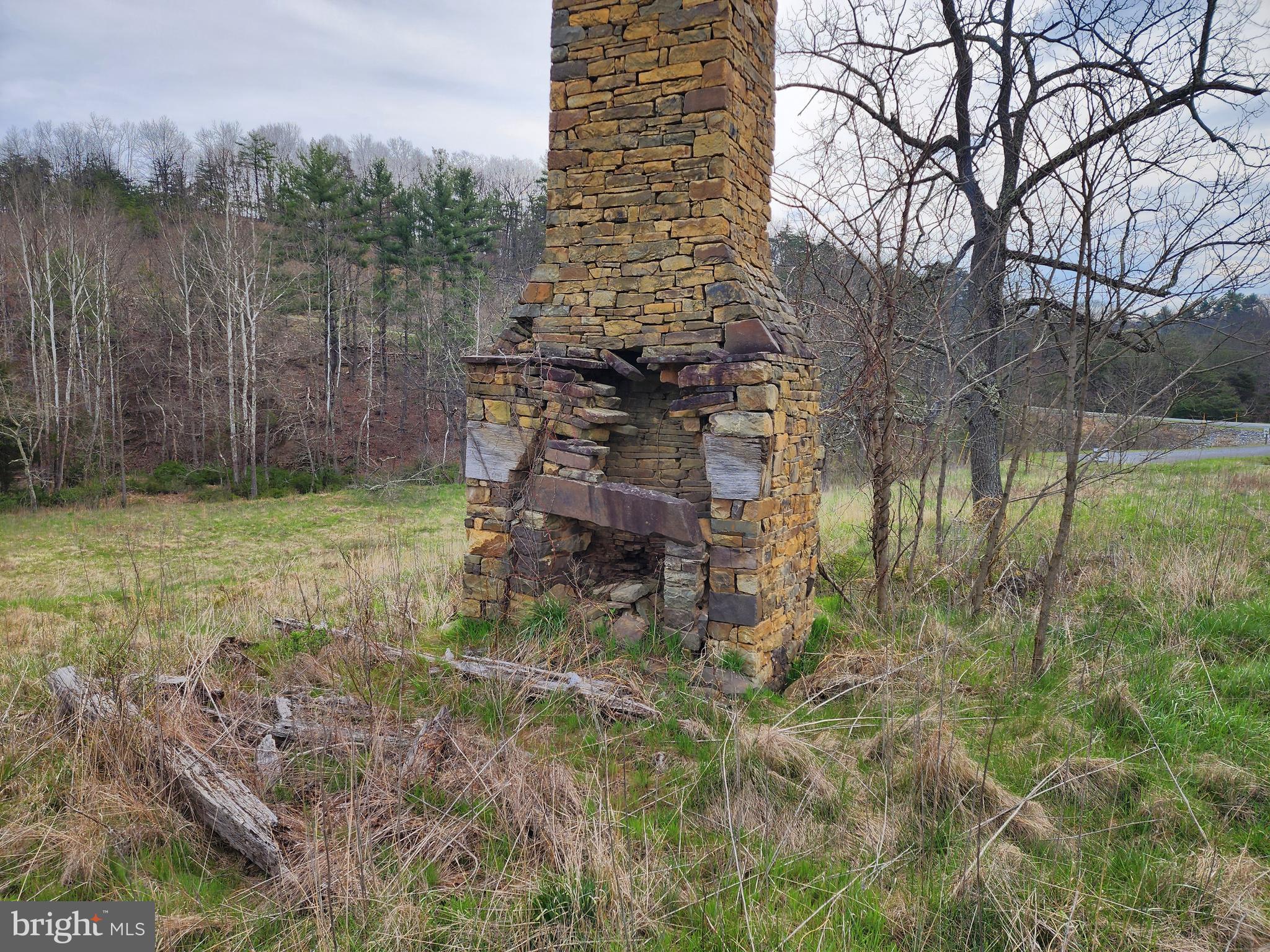 QUIVEY'S GROVE - Land