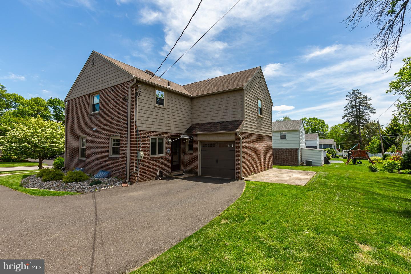 2528 HUNTINGDON LANE
