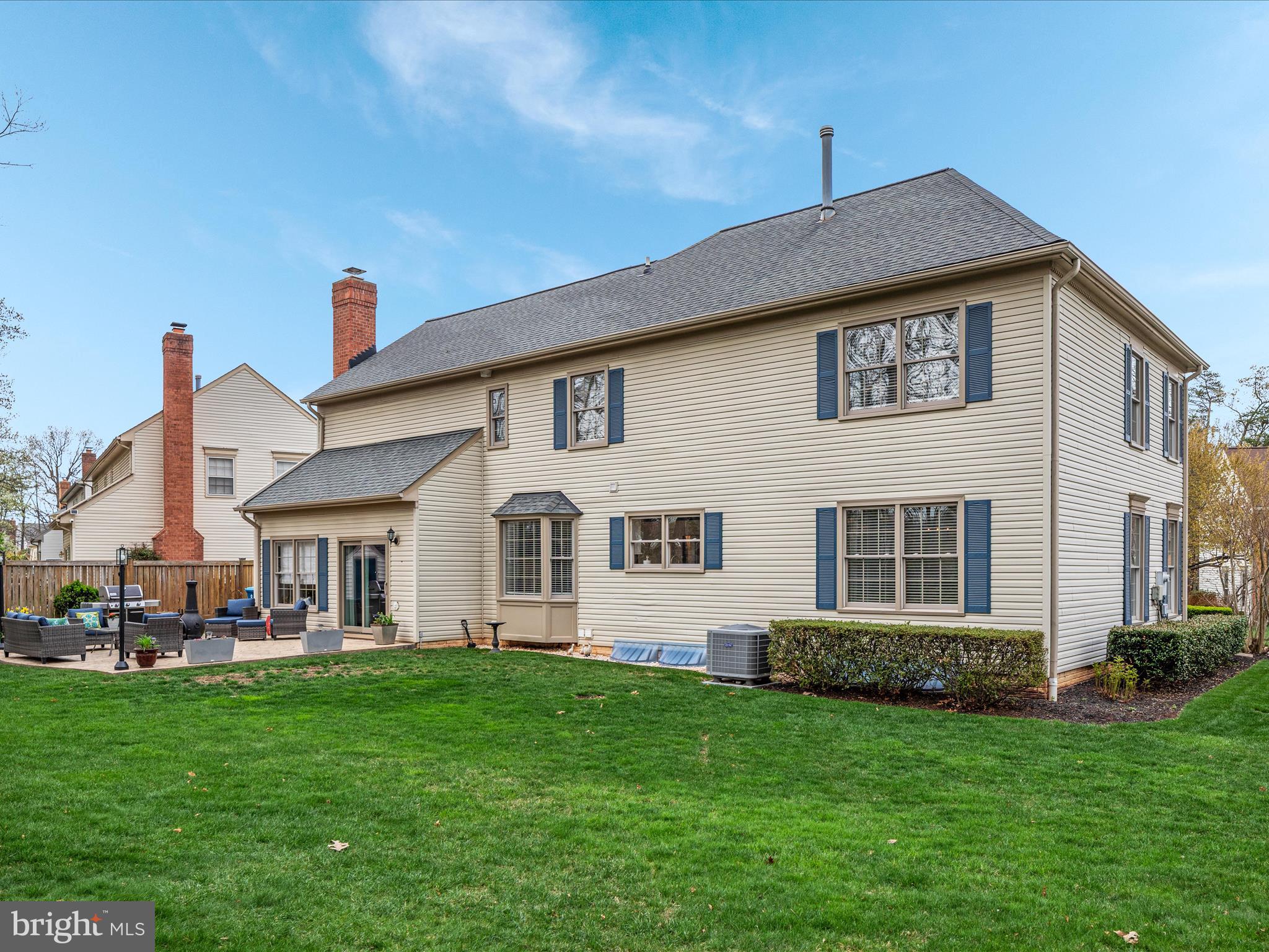 ASHBURN VILLAGE - Residential