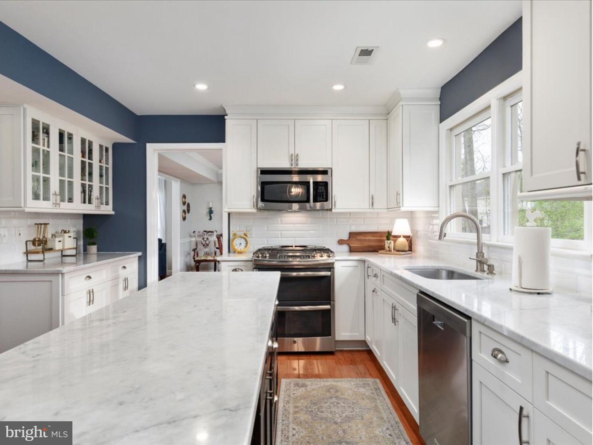 ASHBURN VILLAGE - Residential