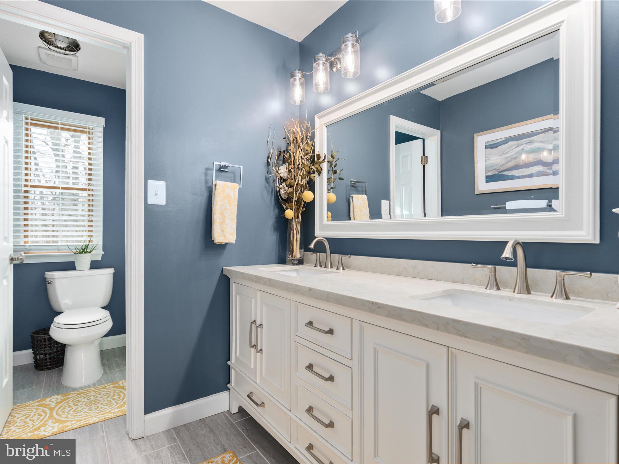 ASHBURN VILLAGE - Residential