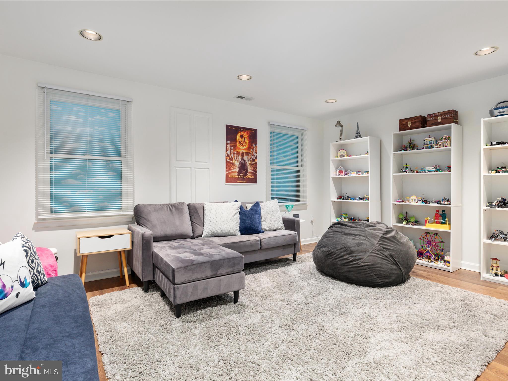 ASHBURN VILLAGE - Residential