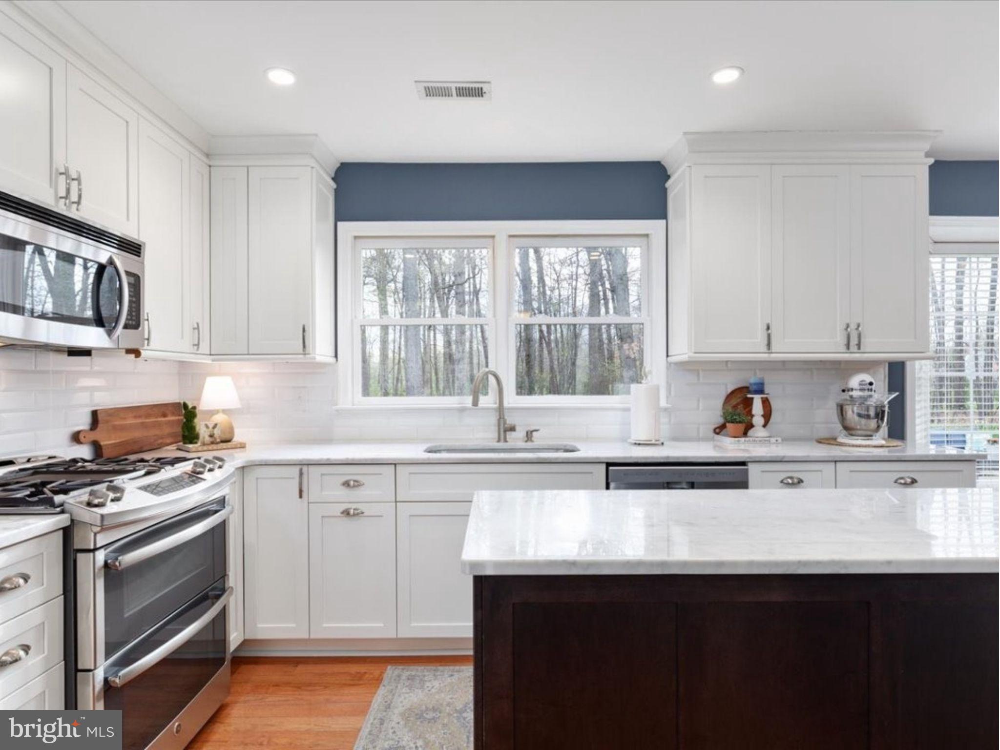 ASHBURN VILLAGE - Residential