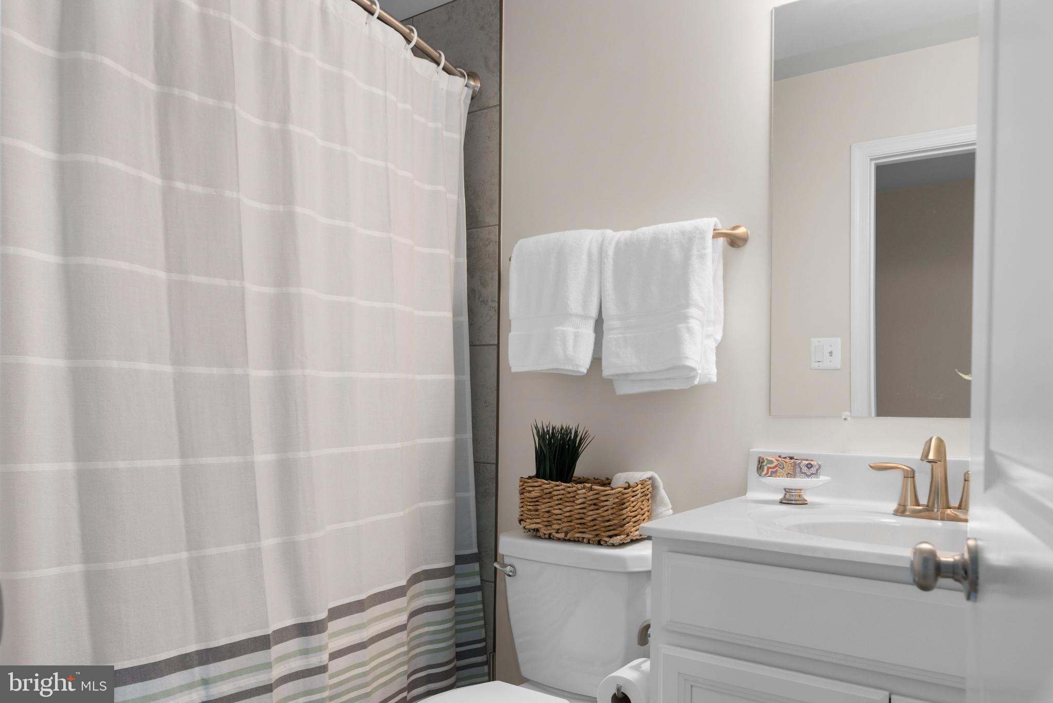 CREEKSTONE VILLAGE - Residential