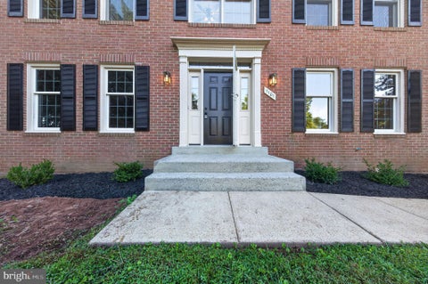 Photo of 1101 Sugar Maple Lane, HERNDON, VA 20170 (MLS # VAFX2337220)