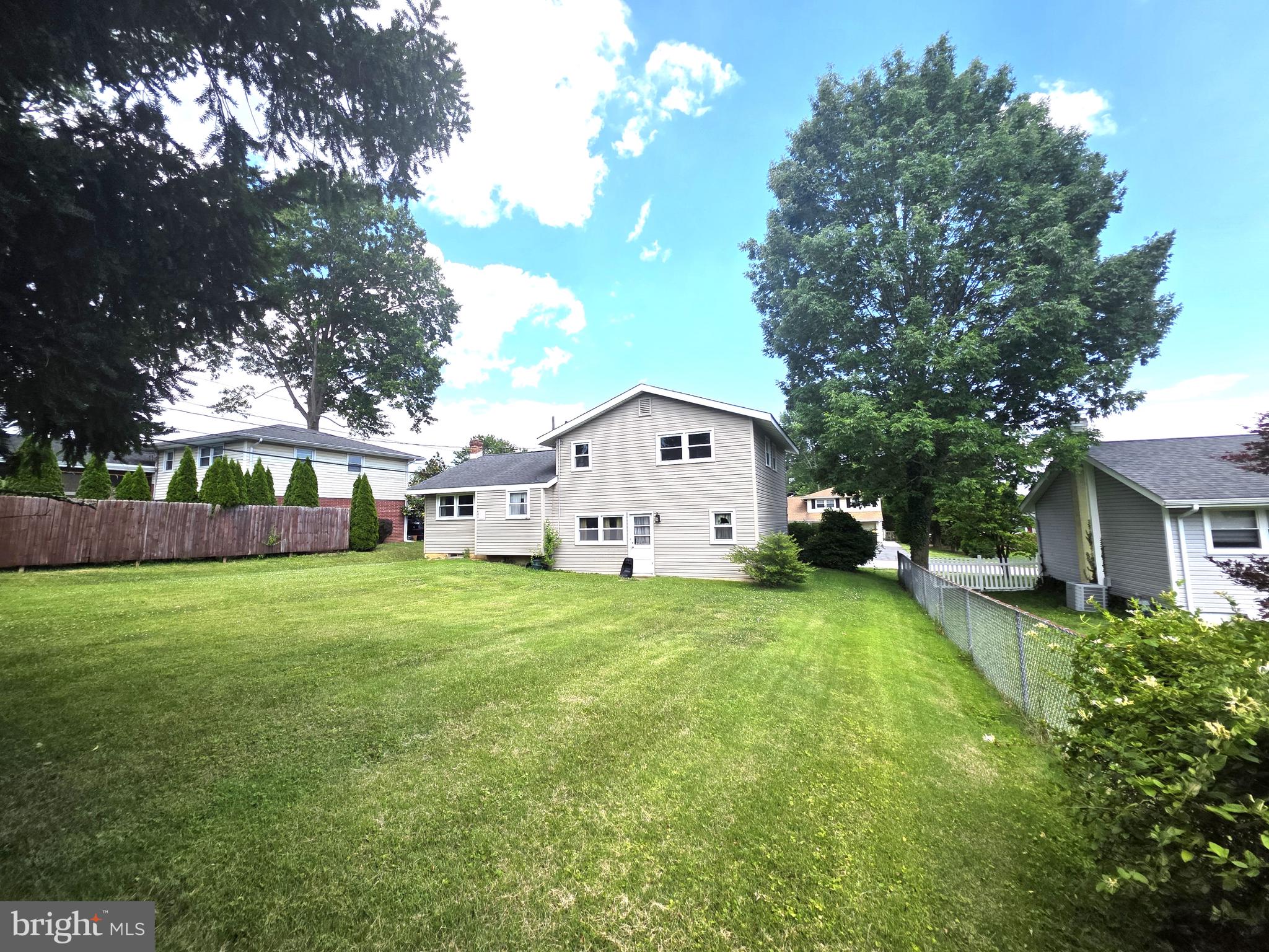 1215 IPSWICH DRIVE