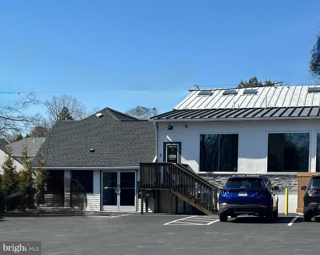 Photo of 29 S Trooper Road, NORRISTOWN, PA 19403 (MLS # PAMC2154772)