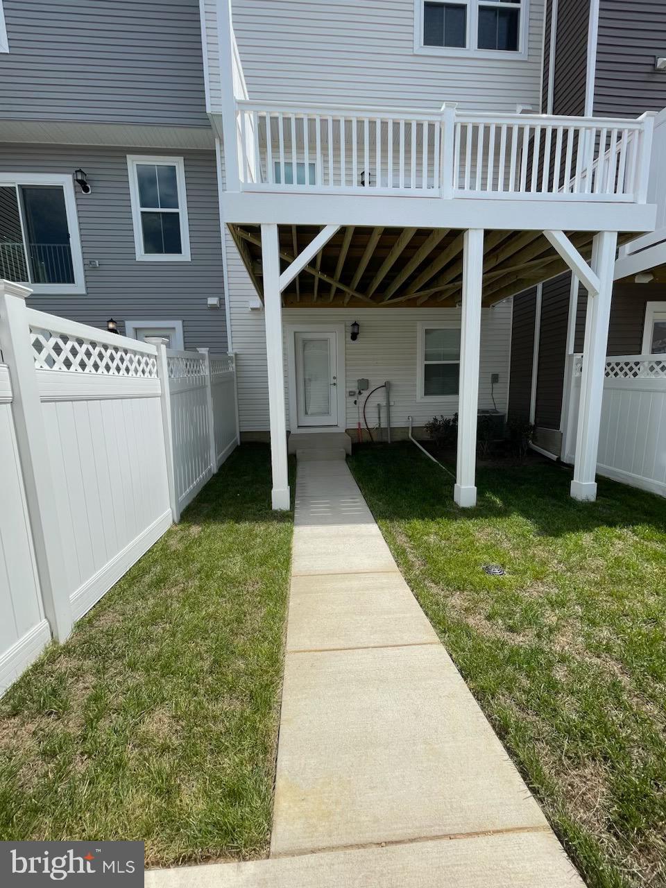 GLENEAGLES AT ST CHARLES - Residential Lease