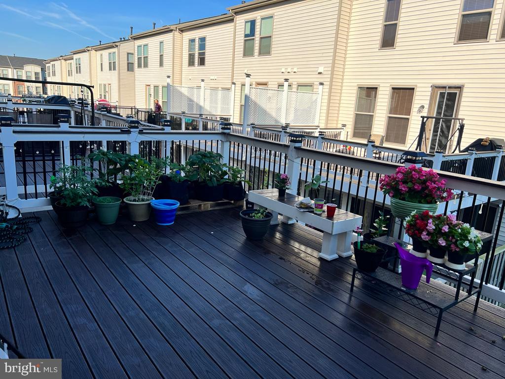 GATEWAY COMMONS - Residential Lease