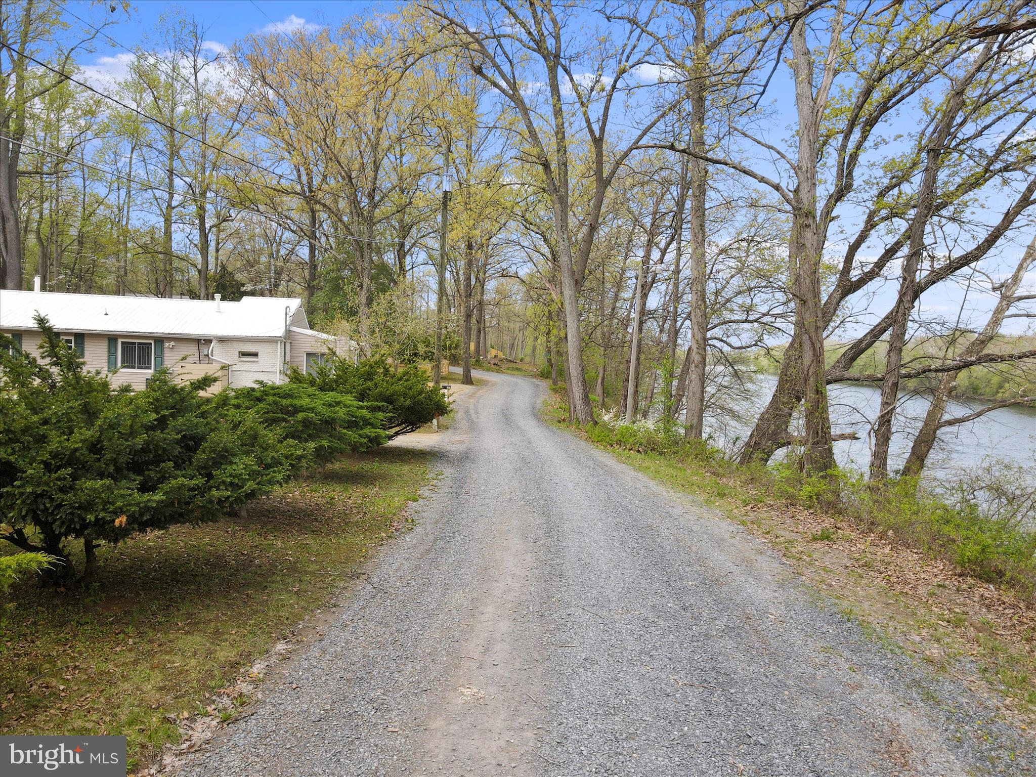112 RIVERVIEW DRIVE