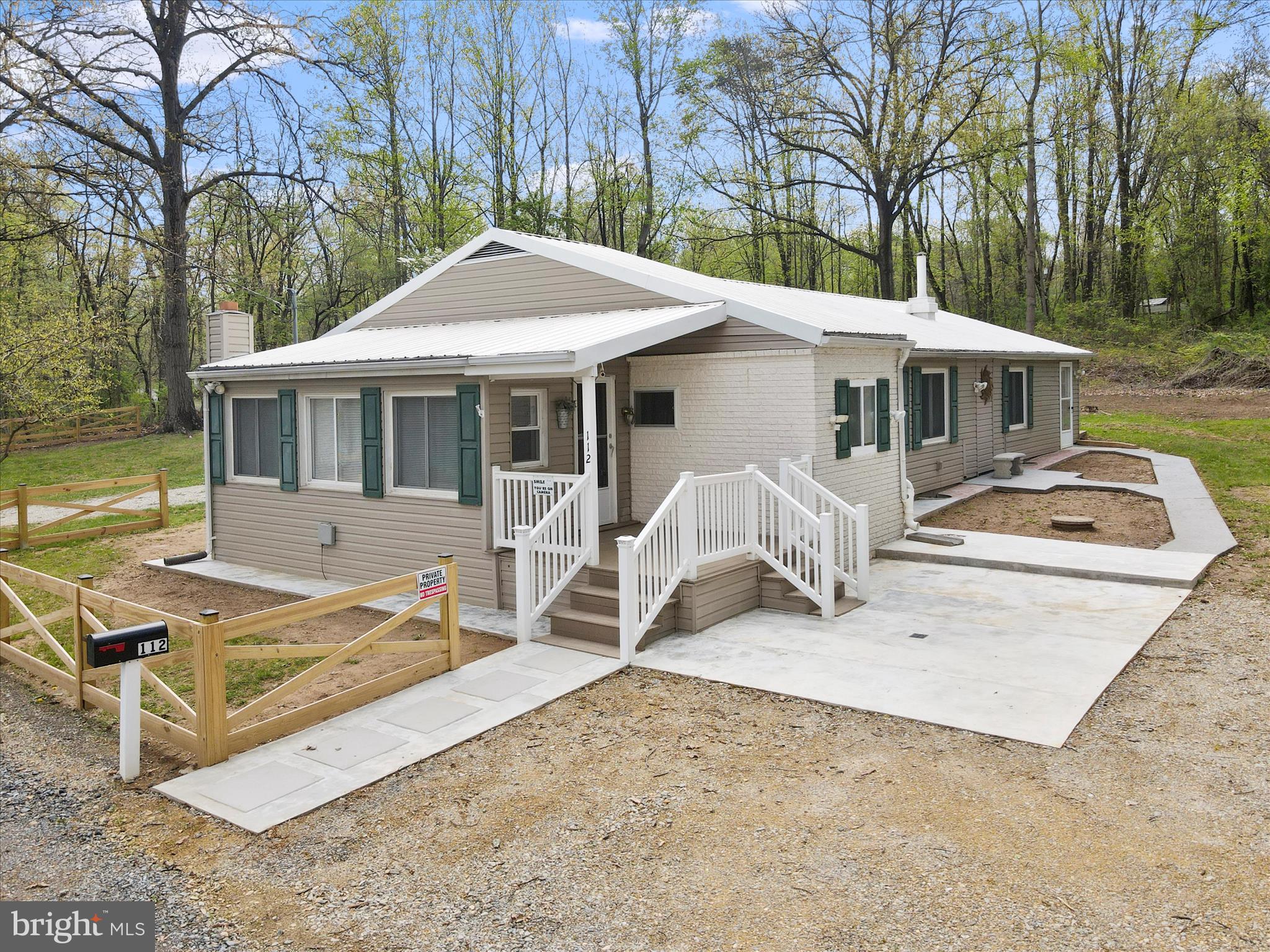 112 RIVERVIEW DRIVE