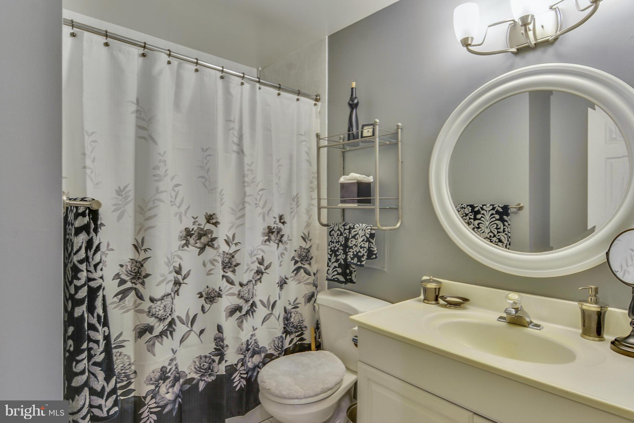 STONEHENGE - Residential