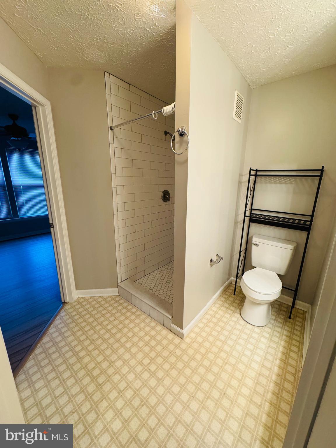 PINEY ORCHARD - Residential Lease