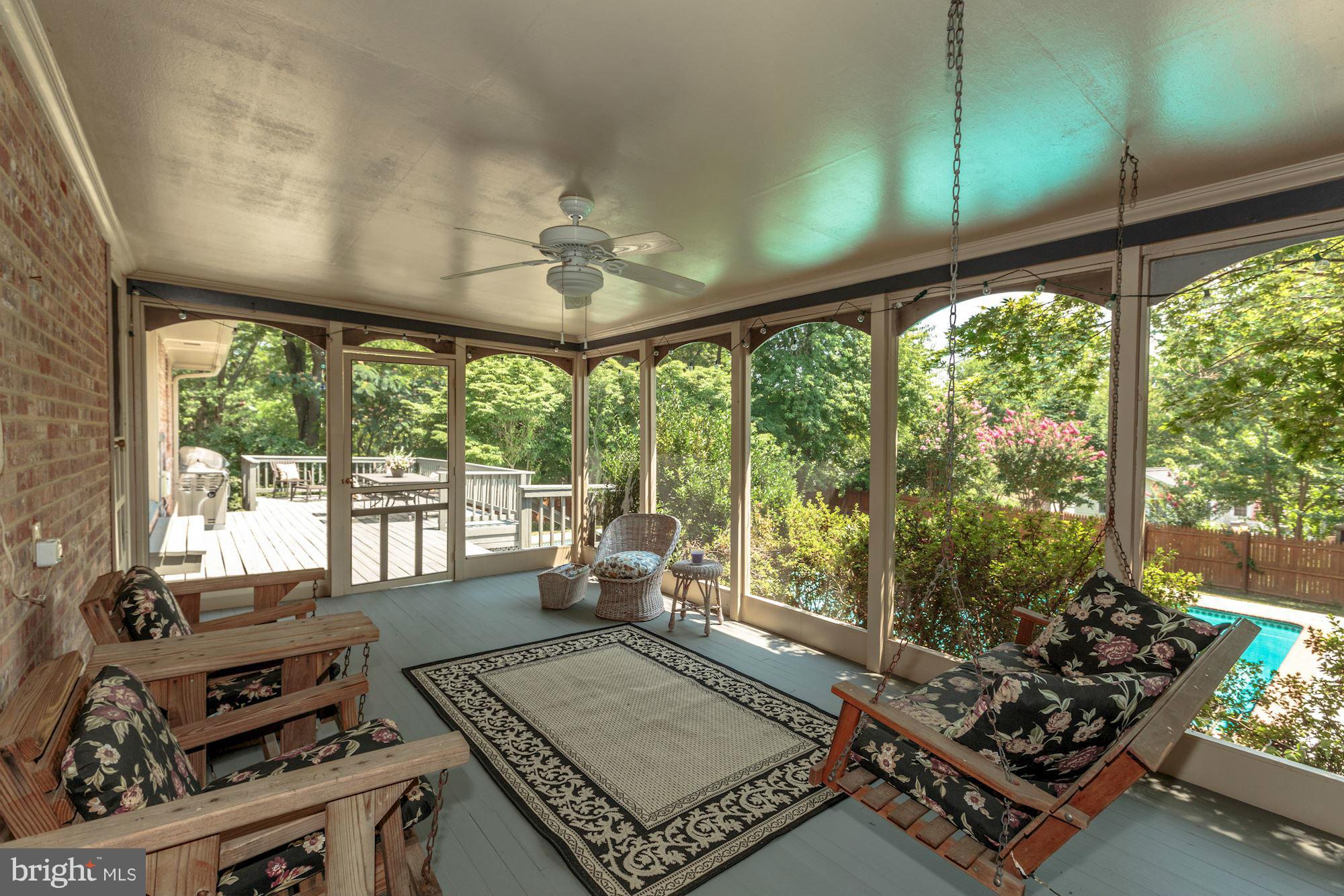 MC LEAN HAMLET - Residential