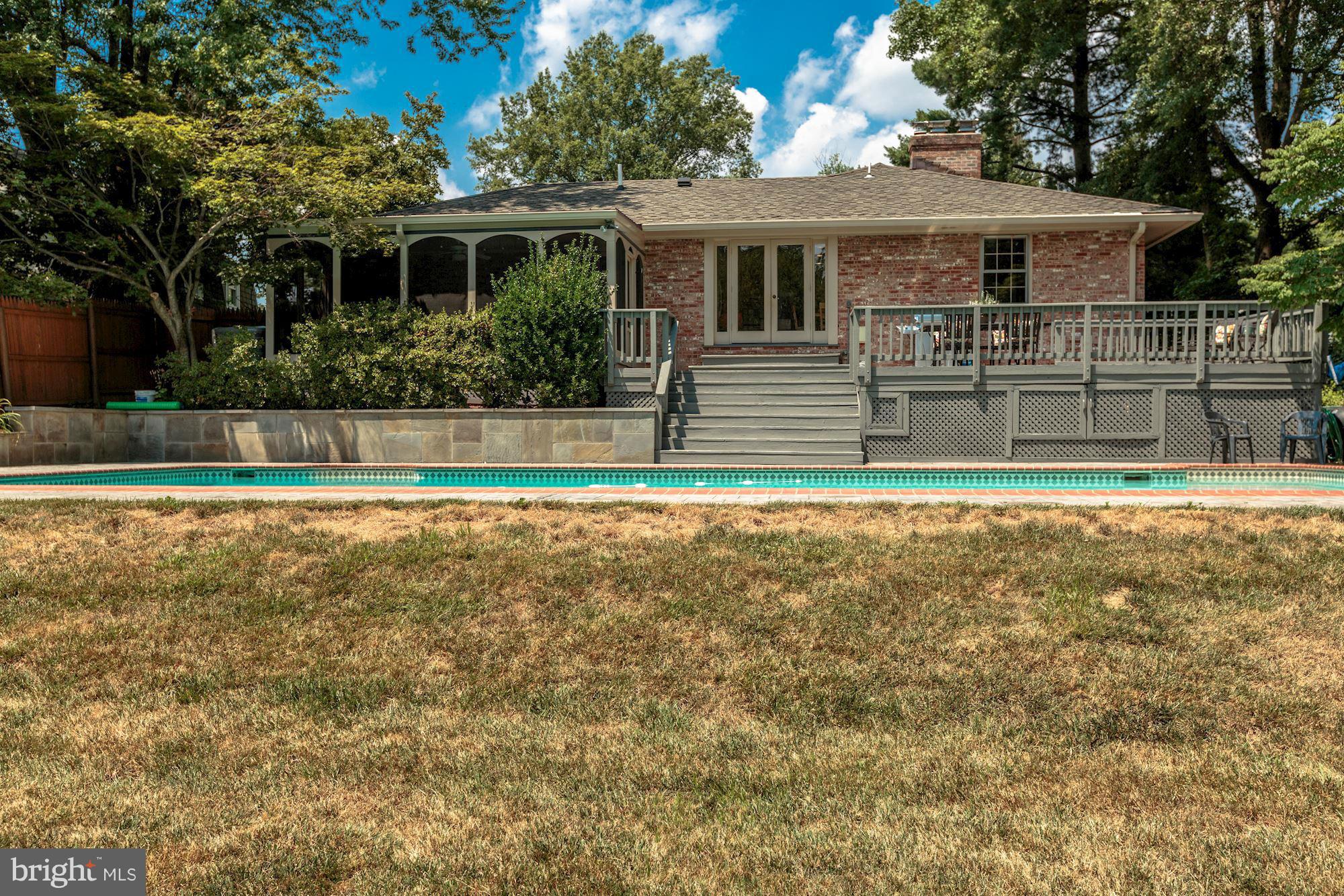 MC LEAN HAMLET - Residential