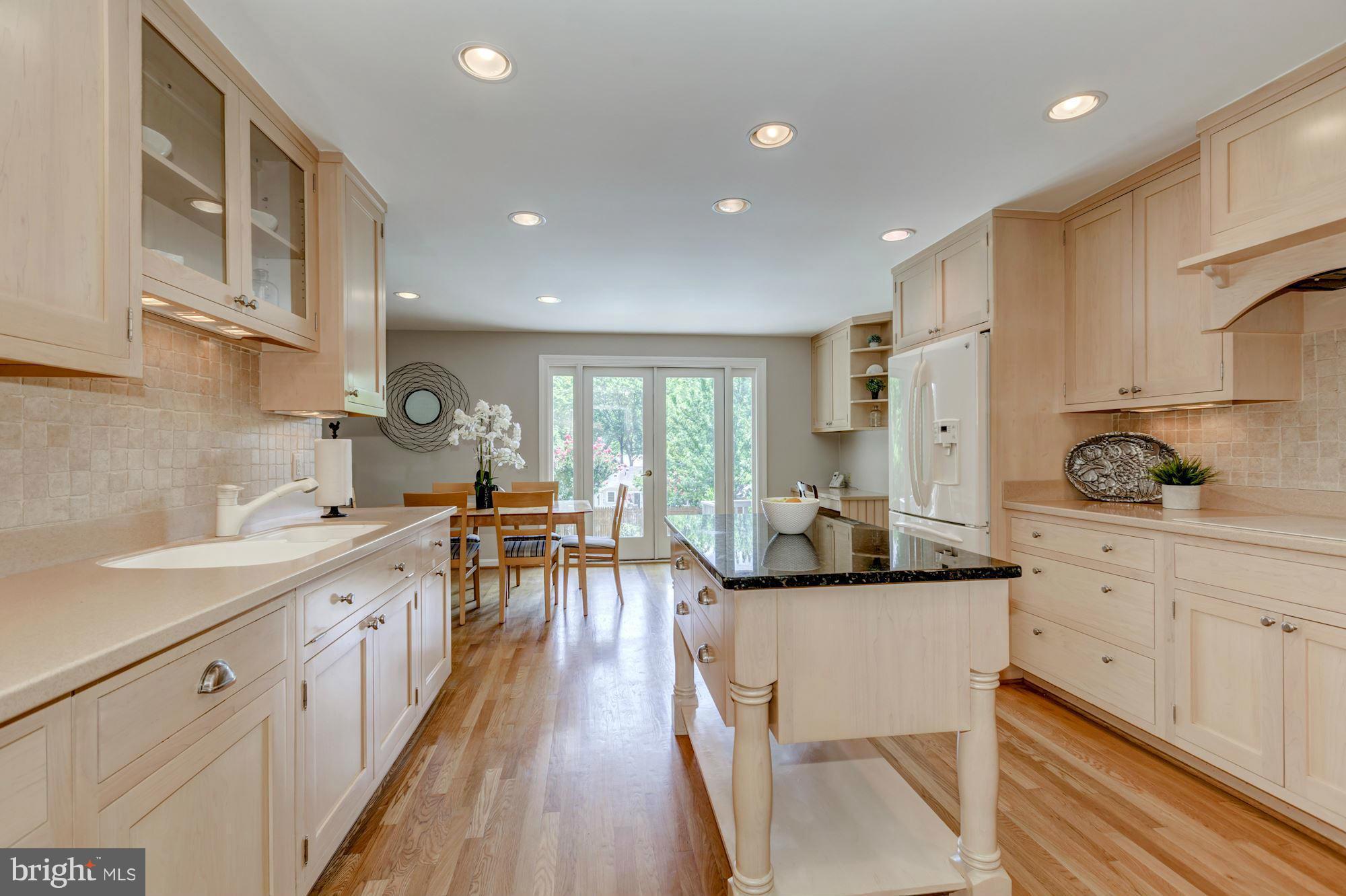 MC LEAN HAMLET - Residential