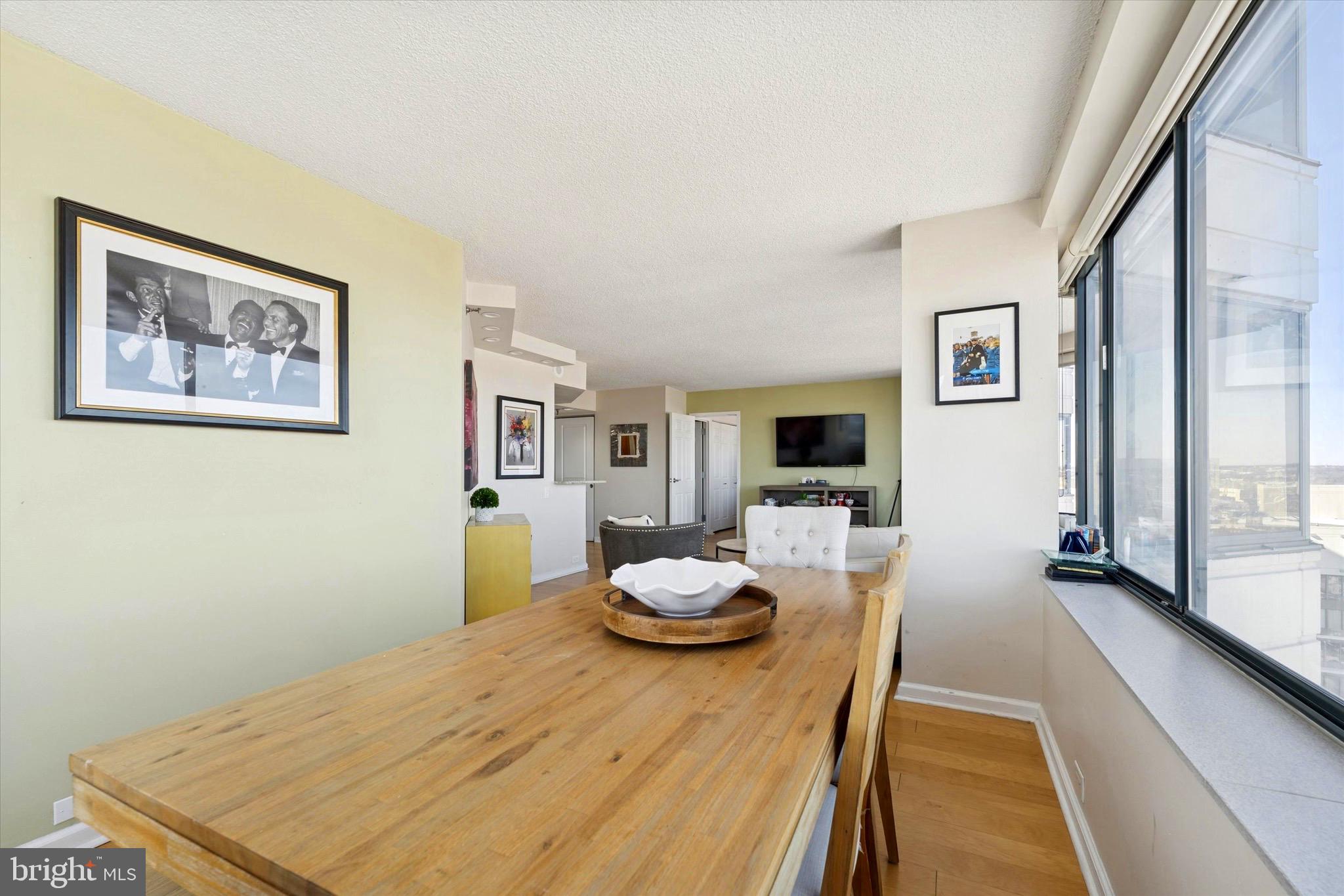 ART MUSEUM AREA - Residential