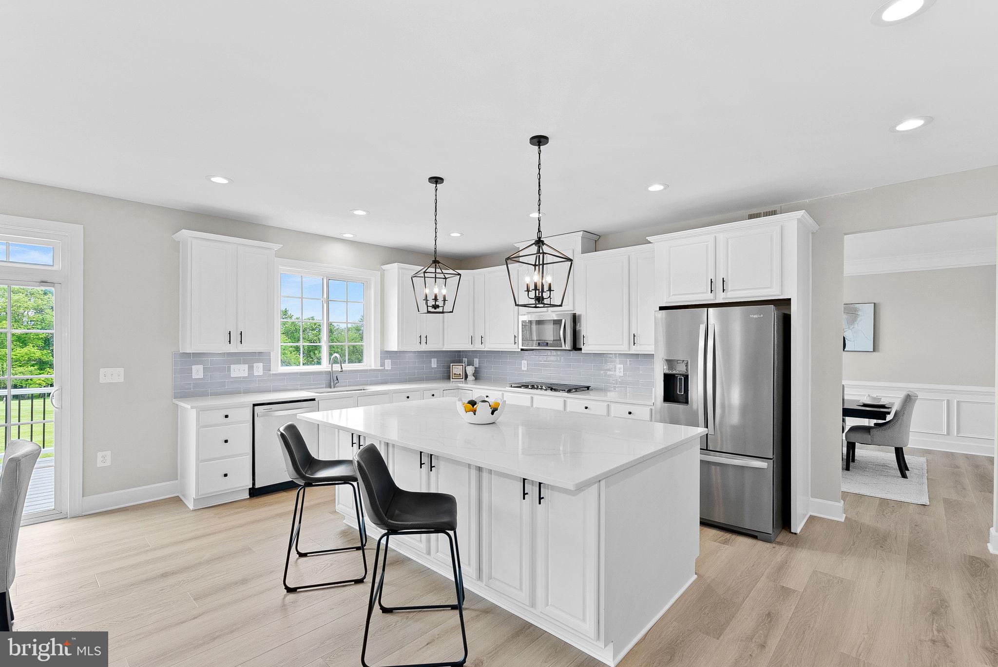 HUNTLEIGH AT CREIGHTON FARMS - Residential