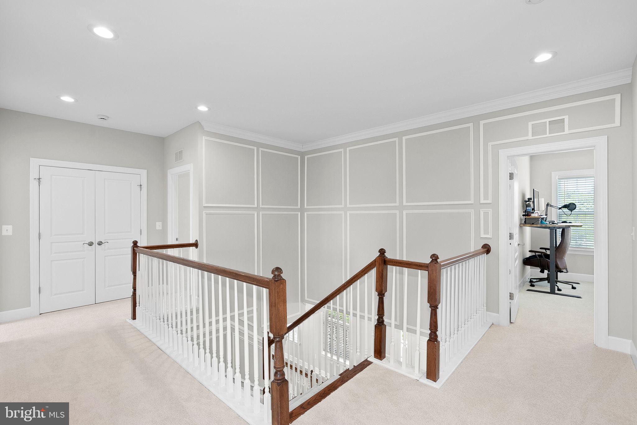 HUNTLEIGH AT CREIGHTON FARMS - Residential