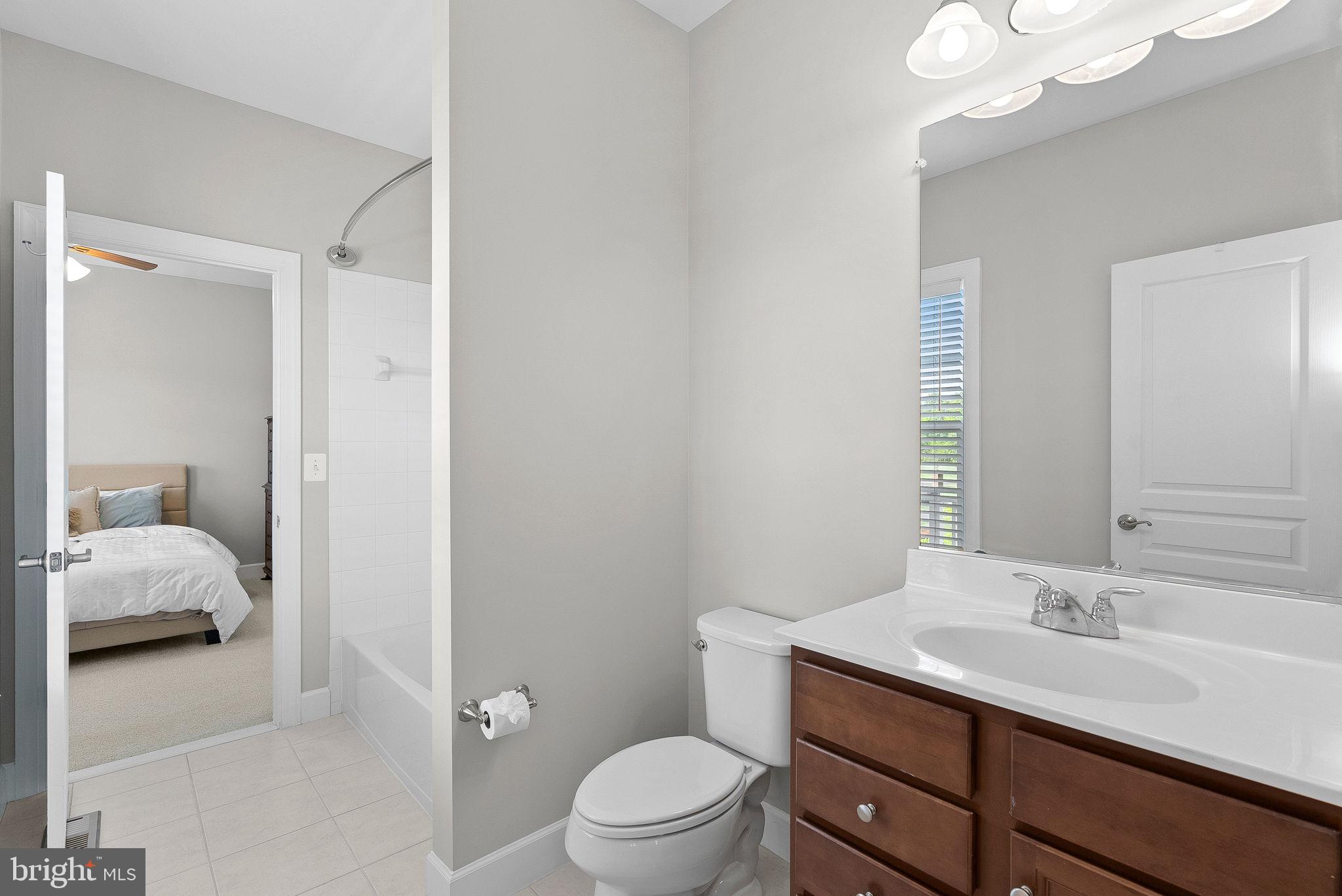 HUNTLEIGH AT CREIGHTON FARMS - Residential