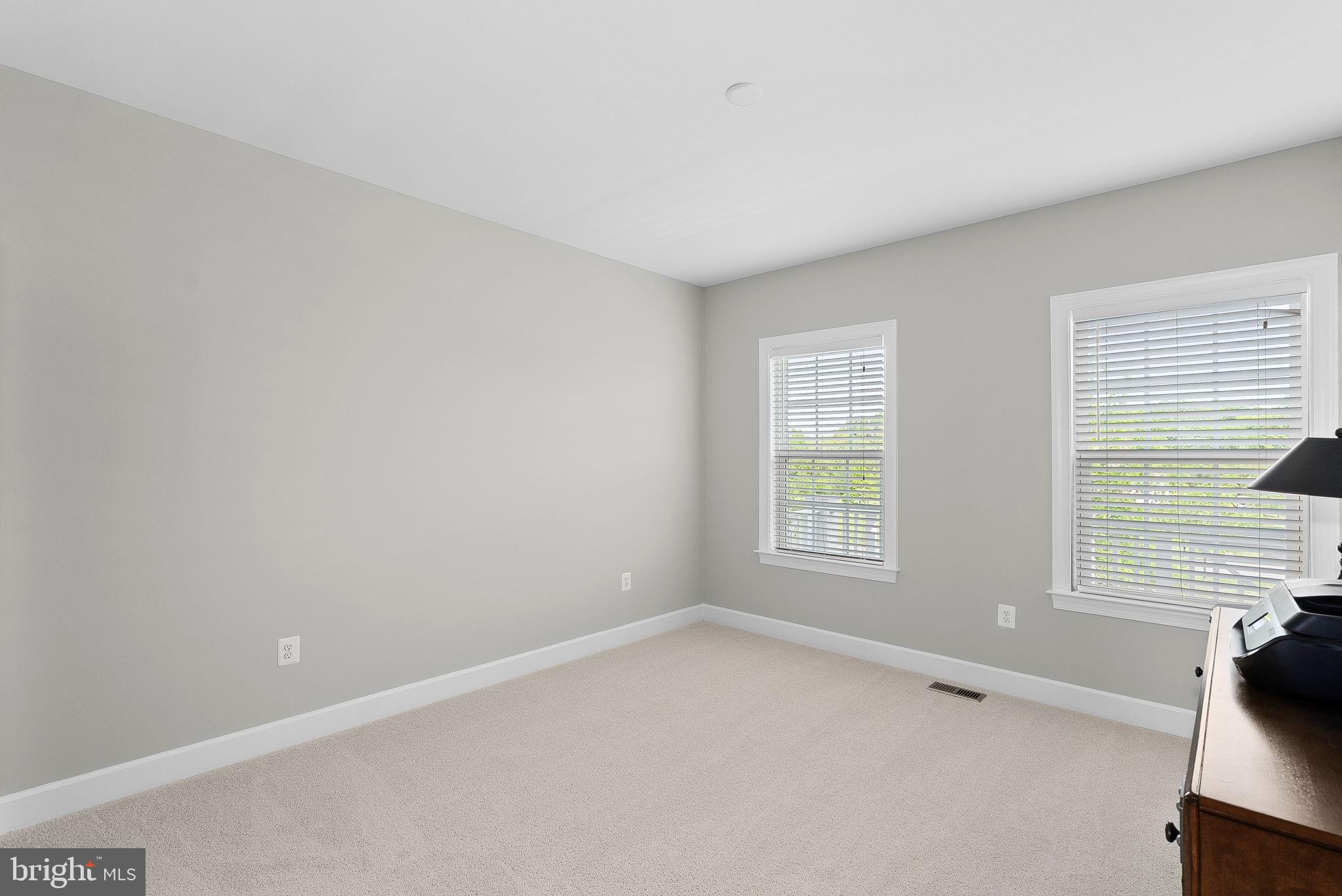 HUNTLEIGH AT CREIGHTON FARMS - Residential