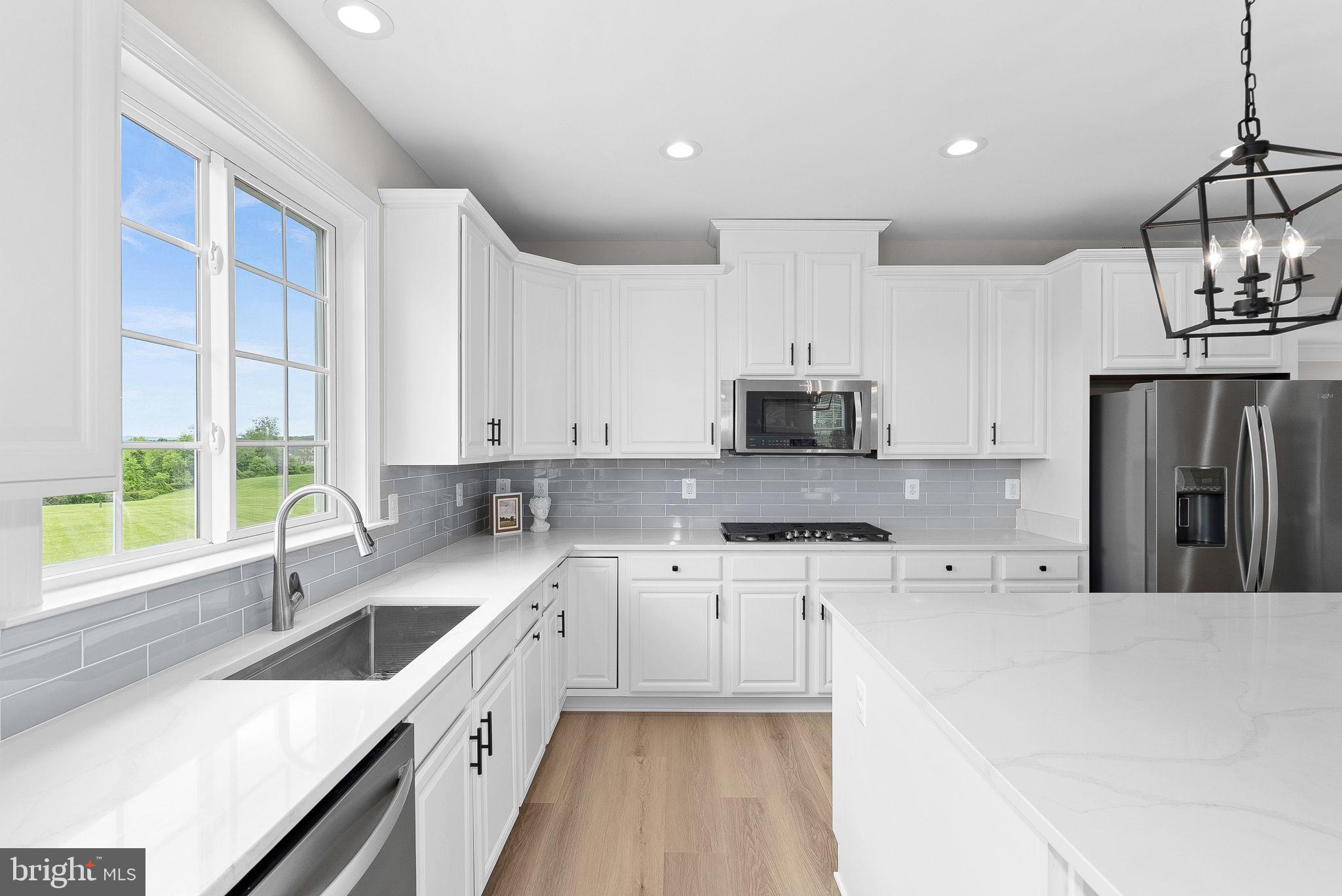 HUNTLEIGH AT CREIGHTON FARMS - Residential