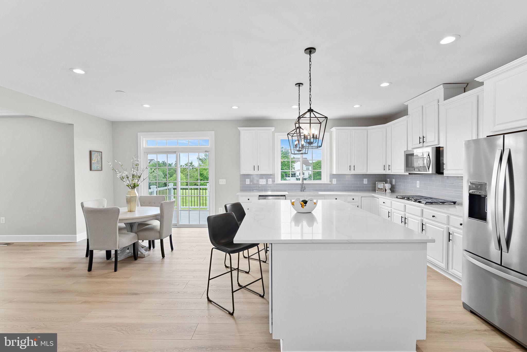 HUNTLEIGH AT CREIGHTON FARMS - Residential