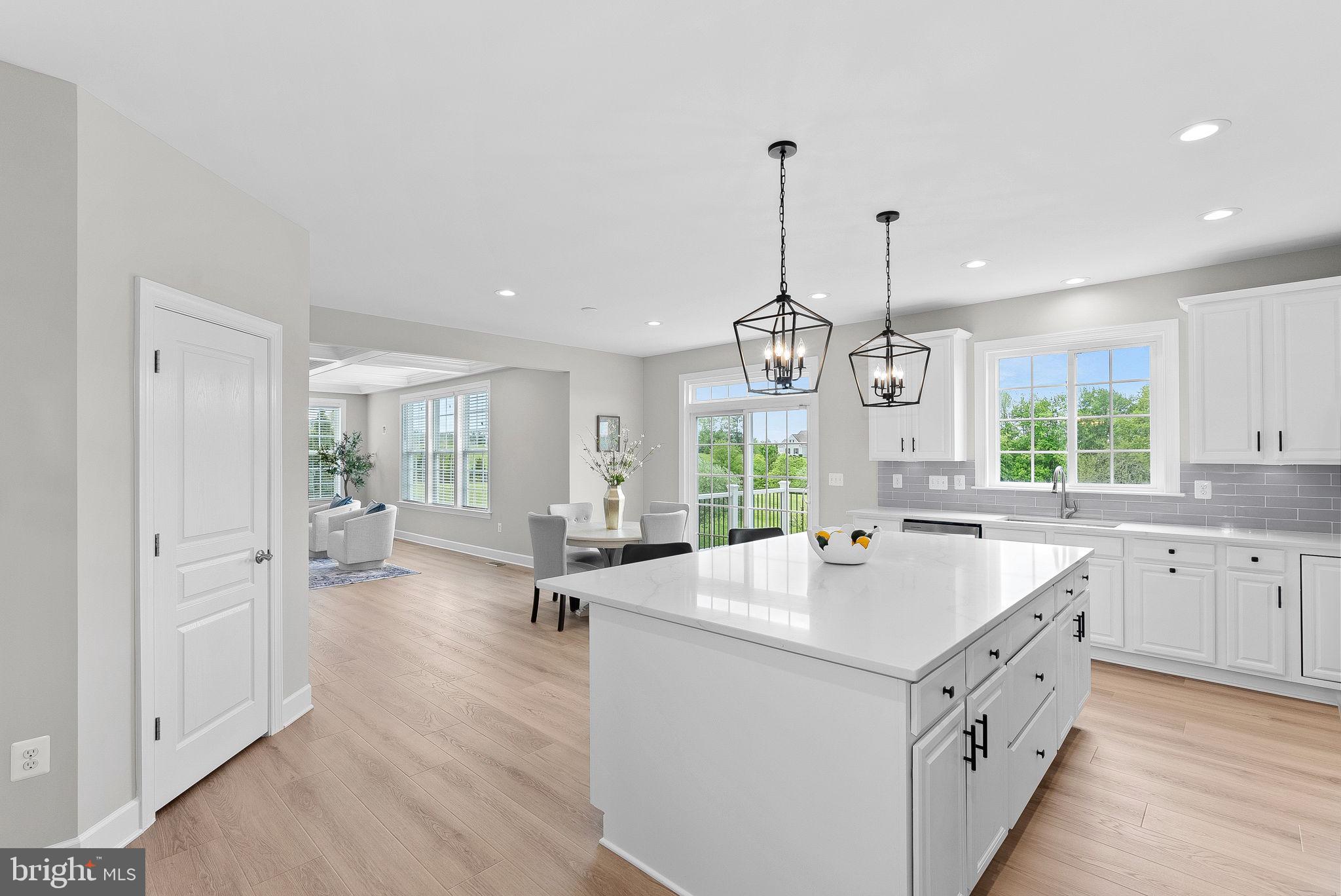 HUNTLEIGH AT CREIGHTON FARMS - Residential