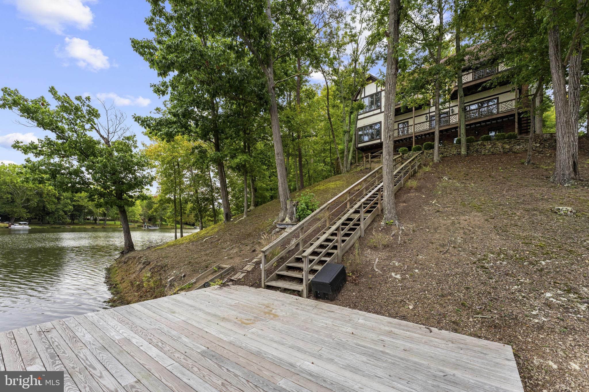 451 LAKE SERENE DRIVE